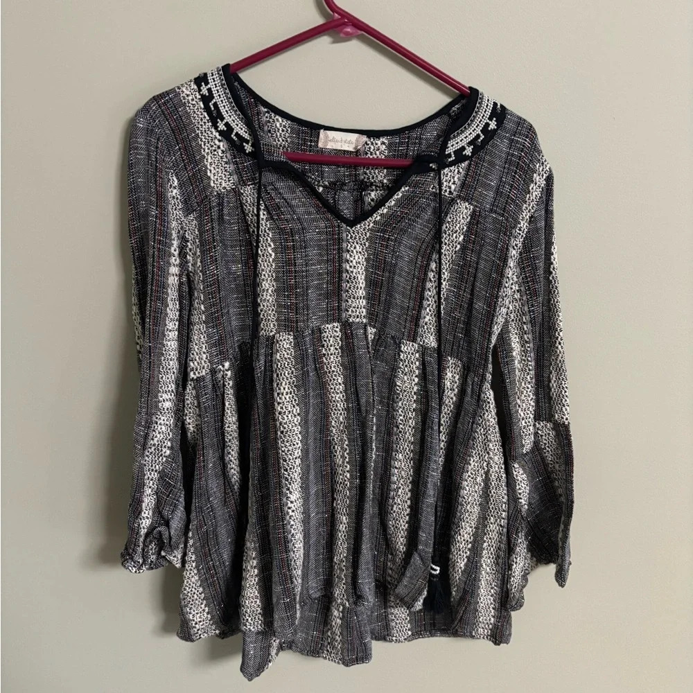 Altar’d State Size Small Boho V-neck Bell Sleeves Flowy Tassels Beaded Top
